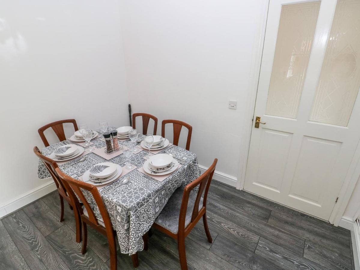 23 Charles Thomas Avenue Villa Pembroke Dock Eksteriør billede