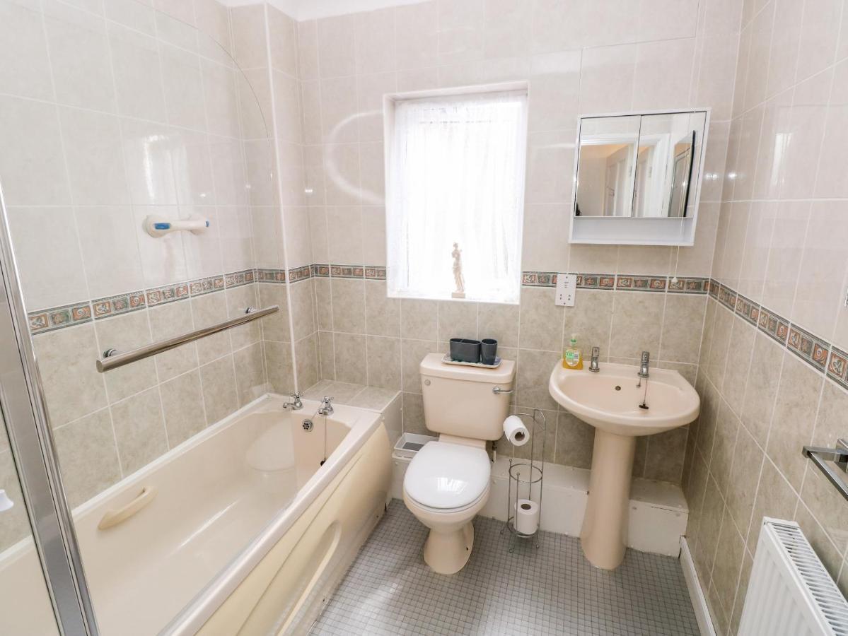 23 Charles Thomas Avenue Villa Pembroke Dock Eksteriør billede